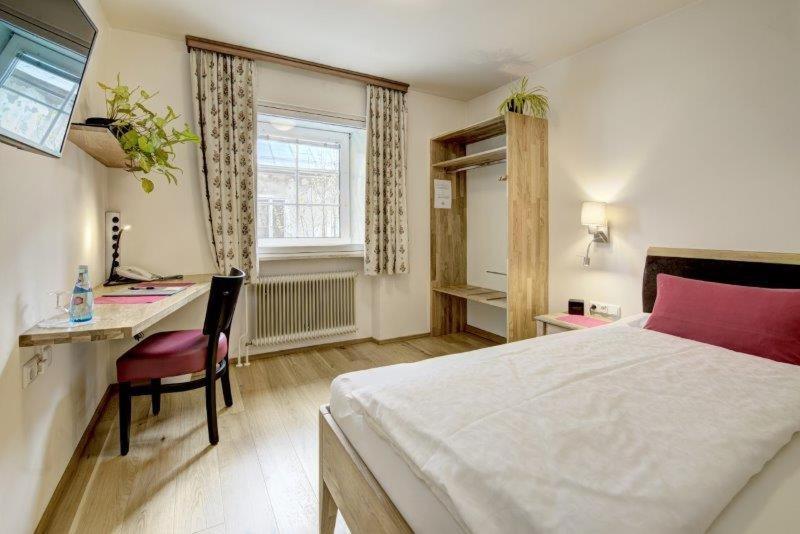 Hotel Schlair Кремсмюнстер Экстерьер фото