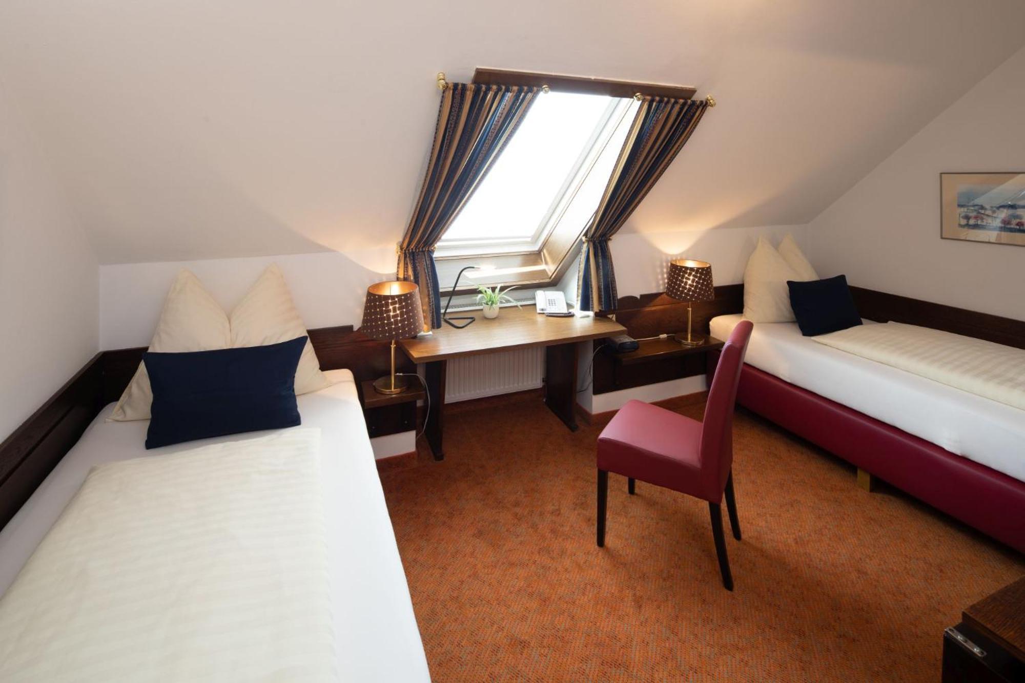 Hotel Schlair Кремсмюнстер Экстерьер фото
