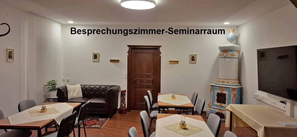 Hotel Schlair Кремсмюнстер Экстерьер фото