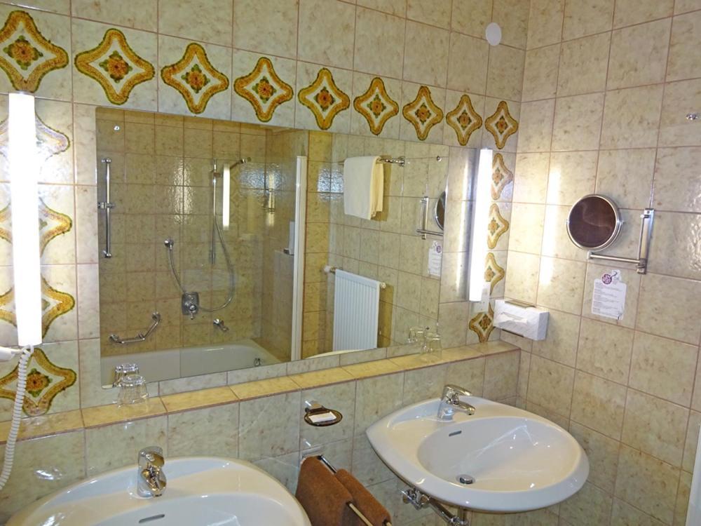 Hotel Schlair Кремсмюнстер Экстерьер фото