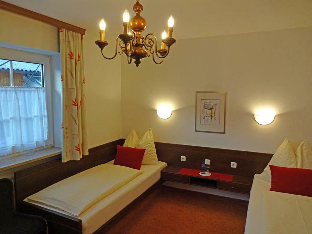 Hotel Schlair Кремсмюнстер Экстерьер фото