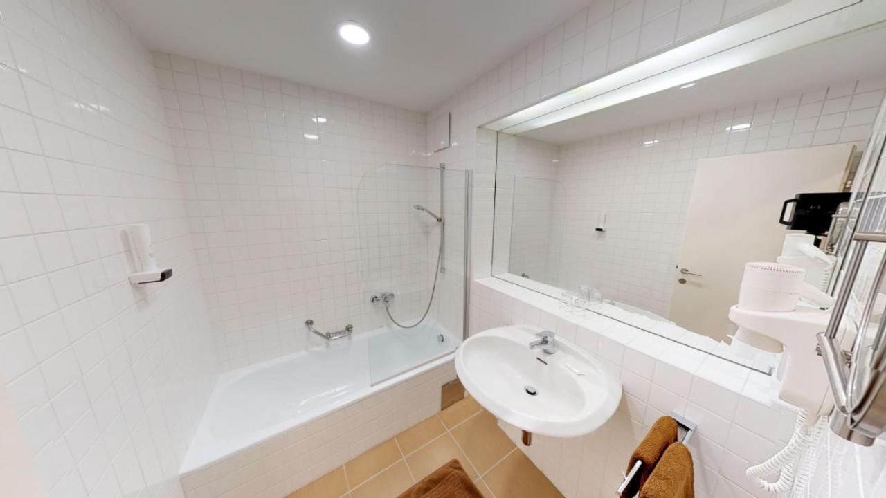 Hotel Schlair Кремсмюнстер Экстерьер фото